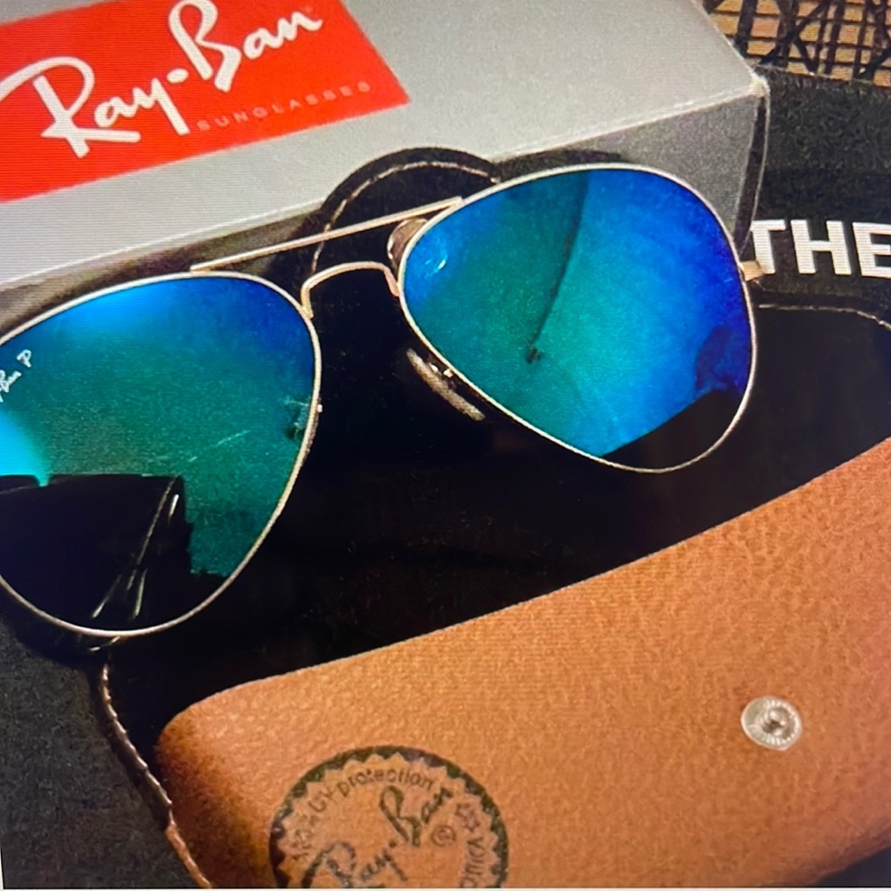 NWT RayBan aviator polarized sunglasses RB 3025 size 58-14 two lens bridge.